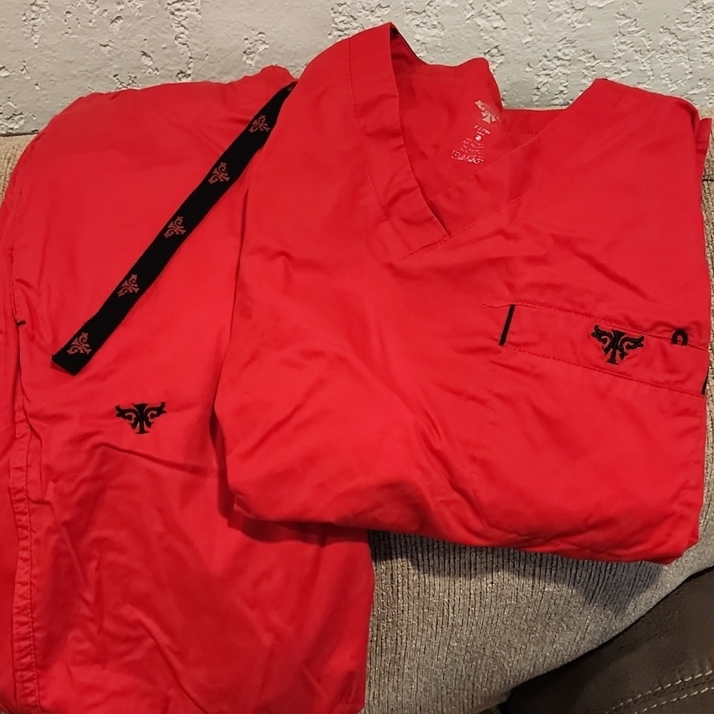 Med Couture scrub set Red S